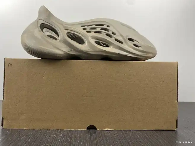 hype Yeezy GX4472 Stone Sage Adidas Foam RNNR 0512